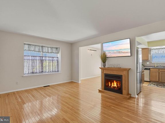 4th image of 6179 Towhee Ln