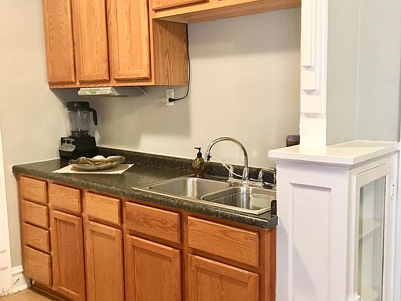 5th image of 140 N Humphrey Ave APT 1W