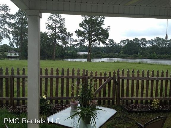 3rd image of 202 Sunview Dr