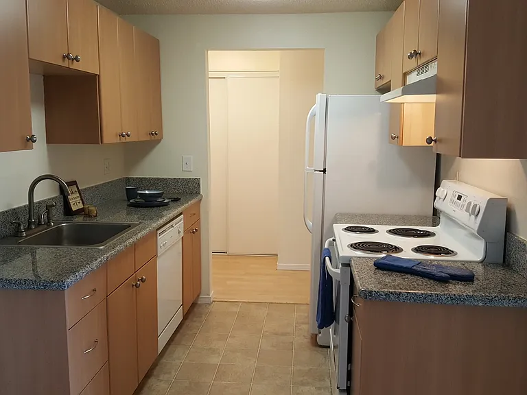 Cresswell Apartments — Photo 4