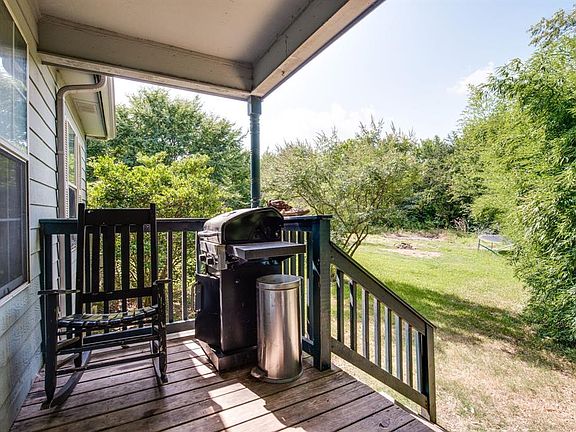 4th image of 479 Willow Dr