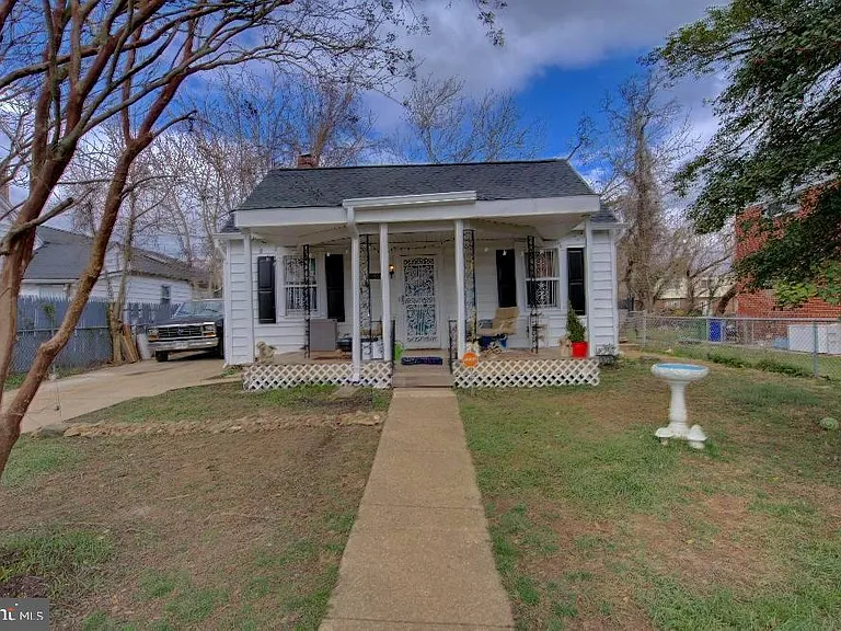 2924 Virginia Ave — Photo 1