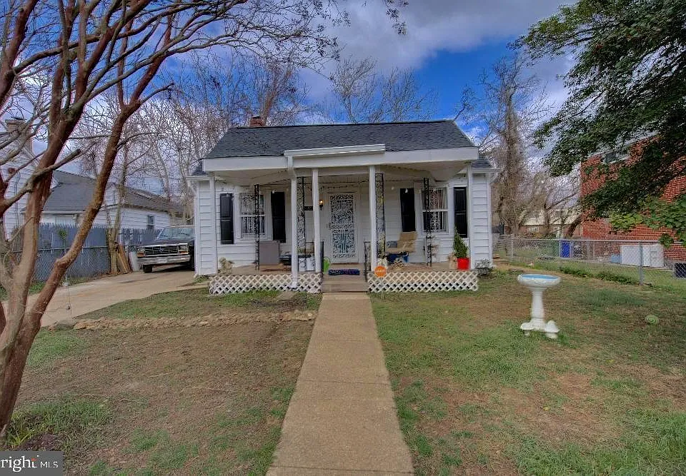 2924 Virginia Ave