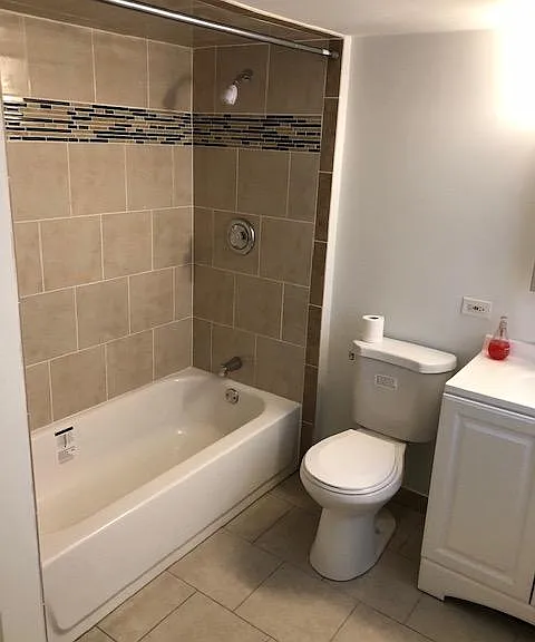 5242 W Hutchinson St — Photo 6