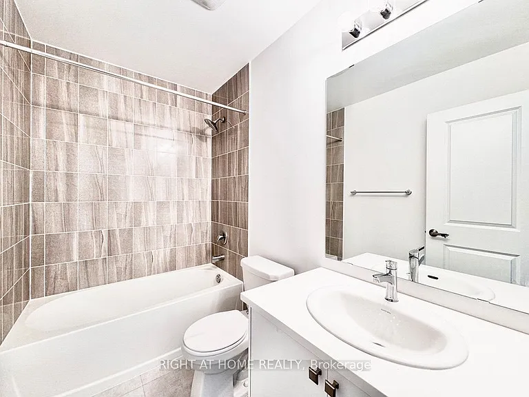 16 Blue Forest Cres — Photo 16