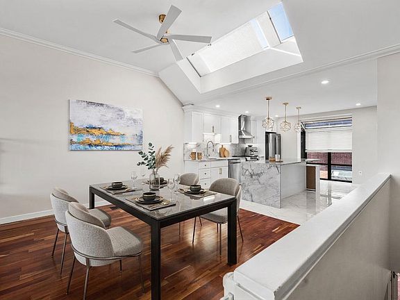 4th image of 32 Shipway Pl #32
