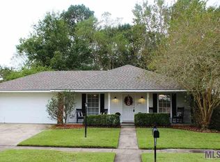 7990 Rosewood Dr, Denham Springs, LA 70726