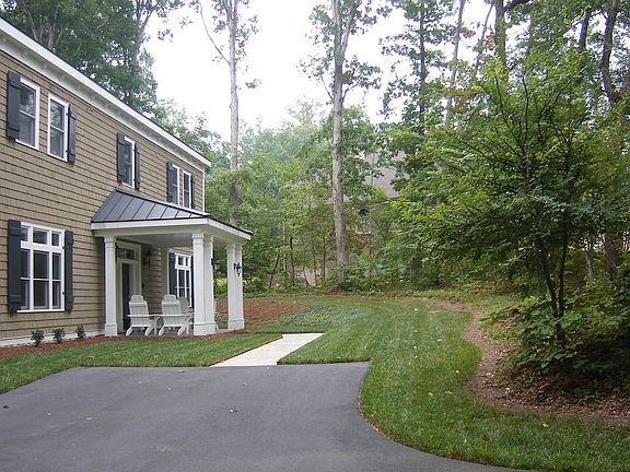 Front Entry / Parking