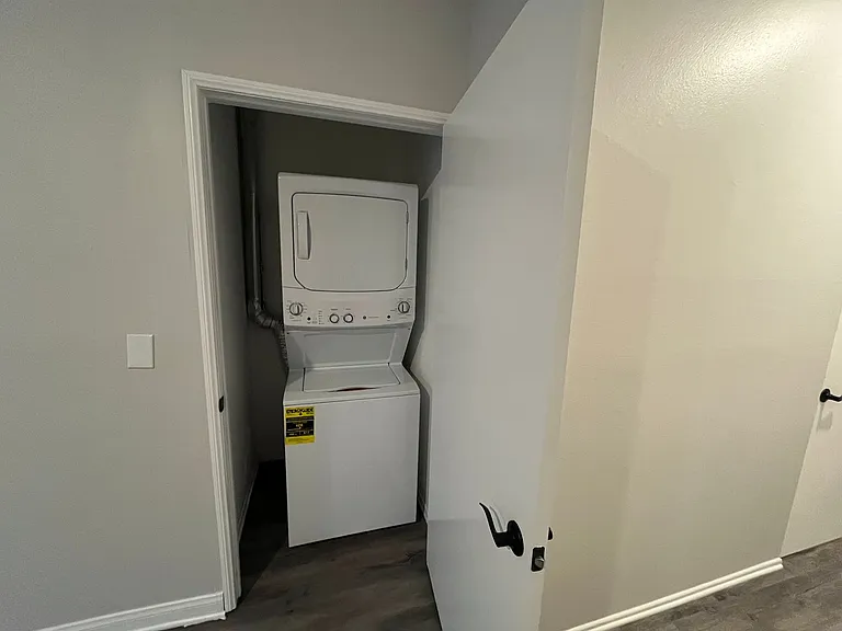 1527 Veteran Ave — Photo 26