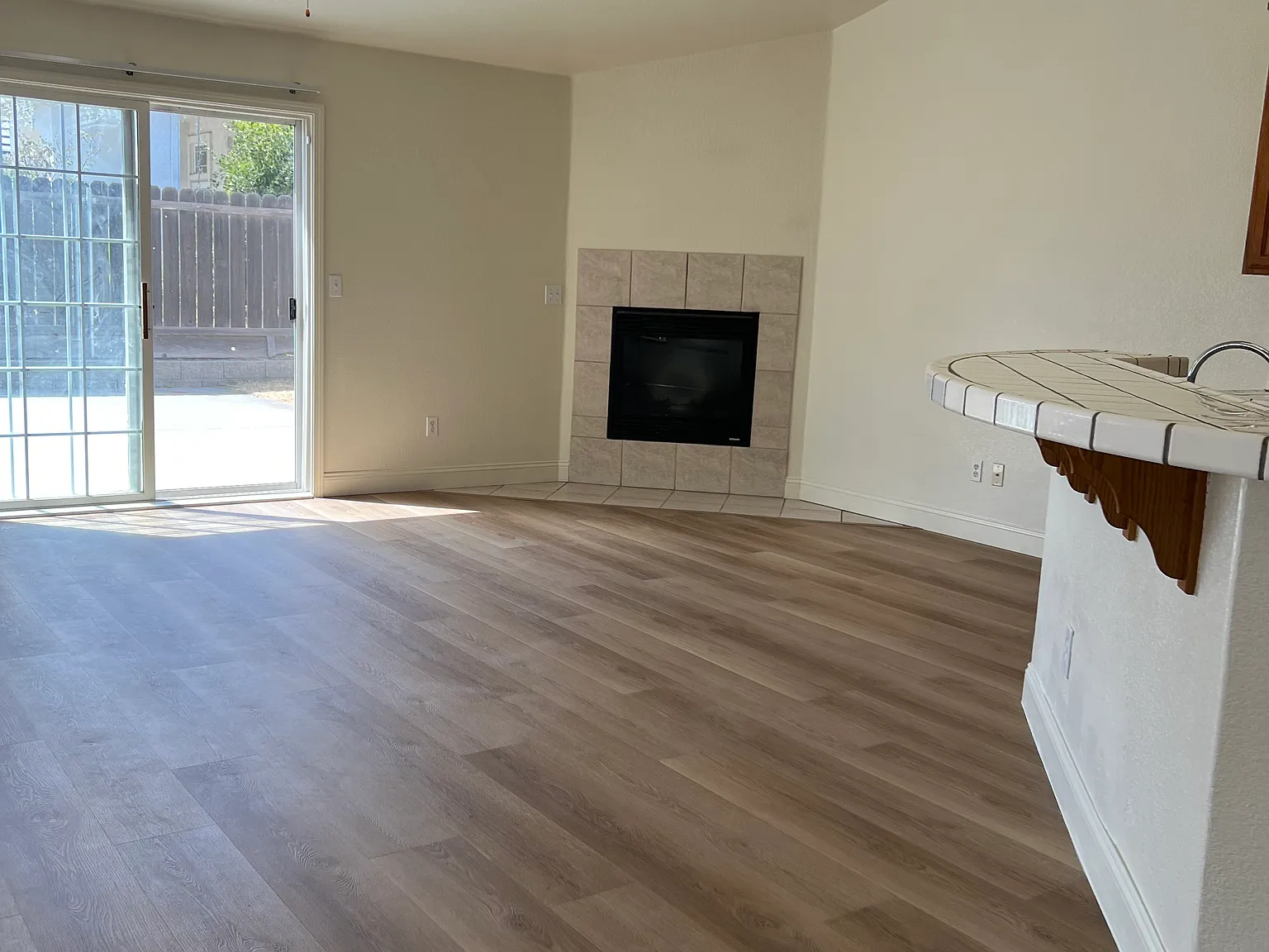 Eleni Ln, Manteca — Photo 3