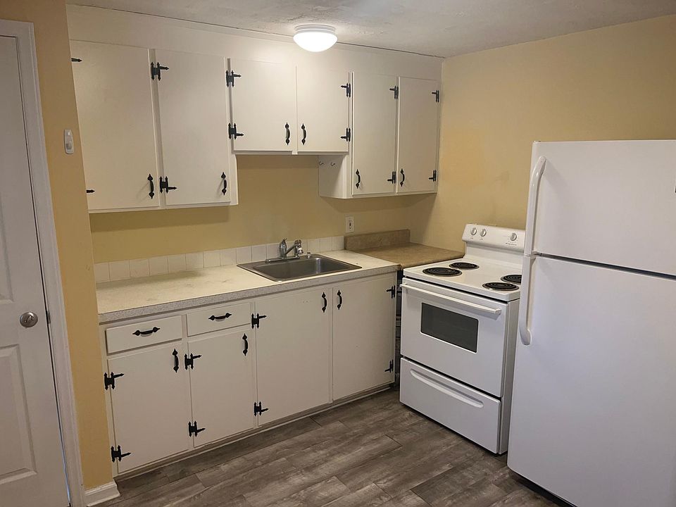 1st image of 103 E Glenwood Ln #1