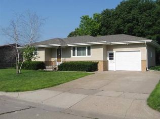 345 N Cedar St, Fremont, NE 68025