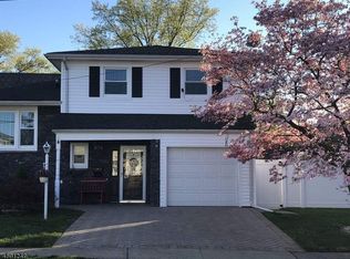 876 Rayhon Ter, Rahway, NJ 07065