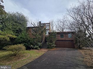 1528 Pathfinder Ln, Mc Lean, VA 22101