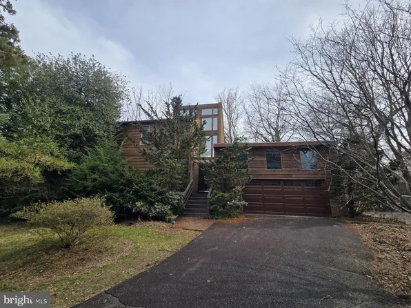 1528 Pathfinder Ln, Mc Lean, VA 22101