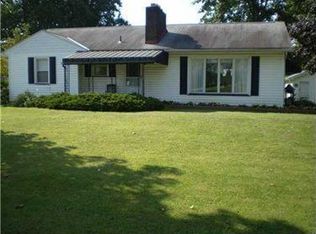 2628 Harlansburg Rd, New Castle, PA 16101