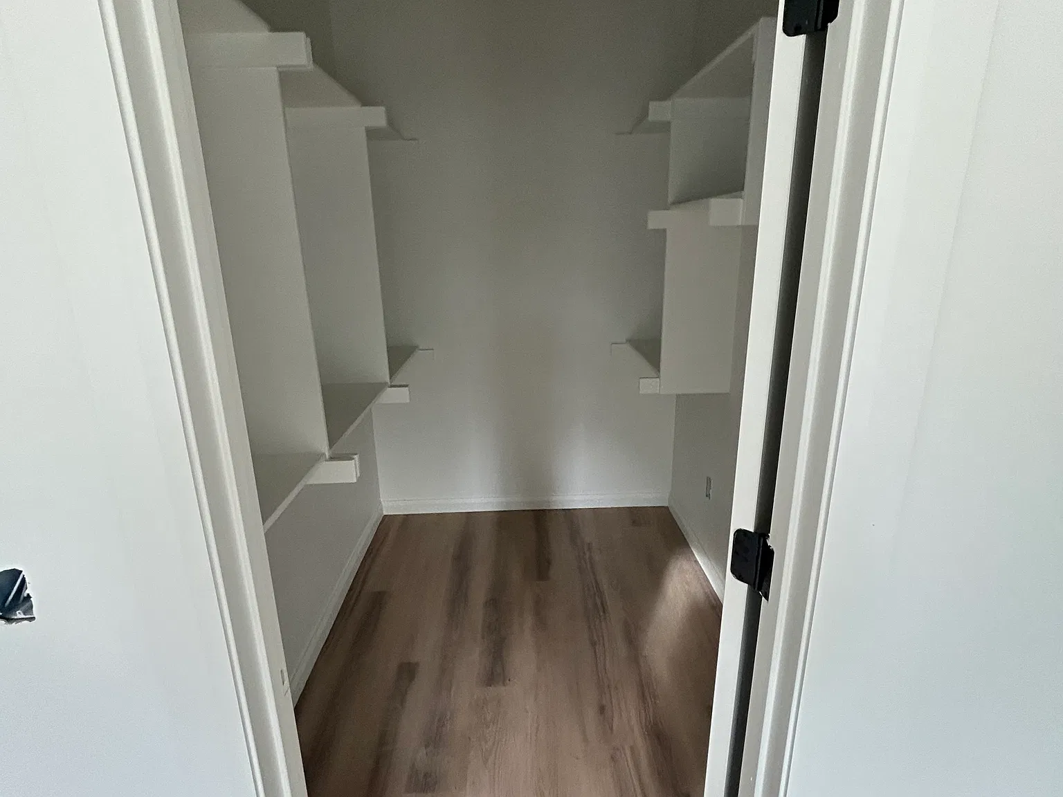 8720 N Shartel Ave — Photo 4
