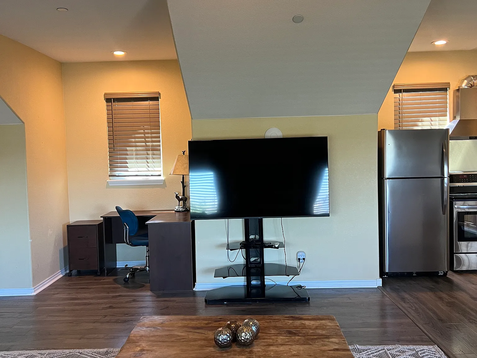 1 bed, 900 sqft, $1,850 — Photo 1