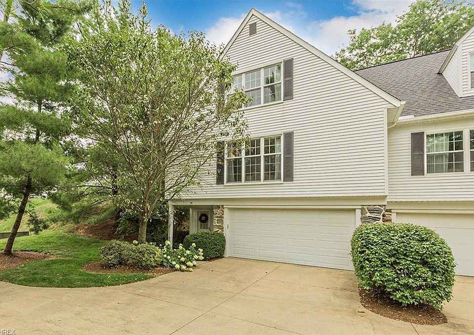 1st image of 70 Commons Ct #1
