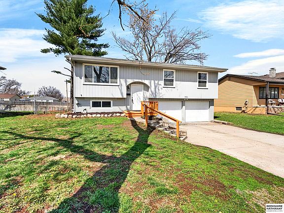 2nd image of 8806 S Glenview Dr