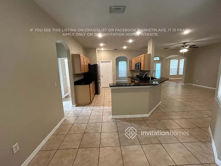 1613 Loriana St — Photo 3