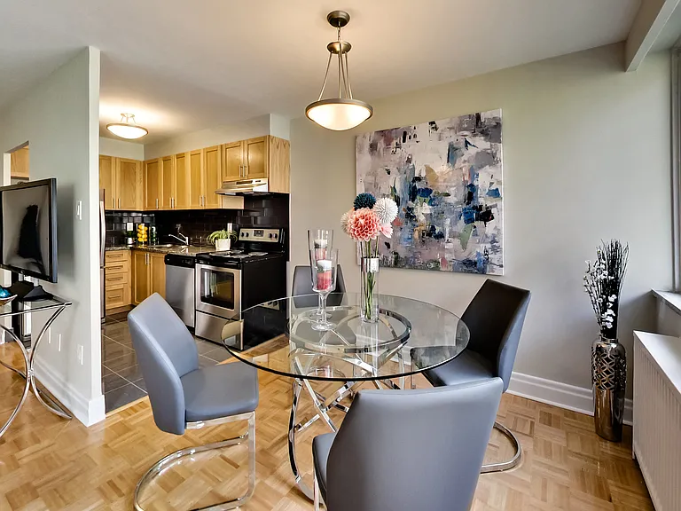 680 Roselawn Ave — Photo 23