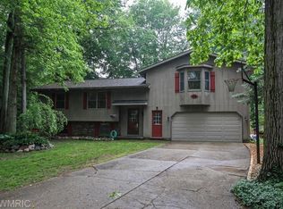 408 Garfield Ave, Holland, MI 49424