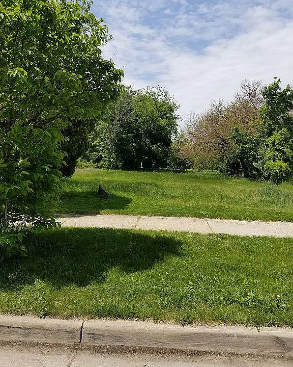 2nd image of 1065 Sheldon Ave SE