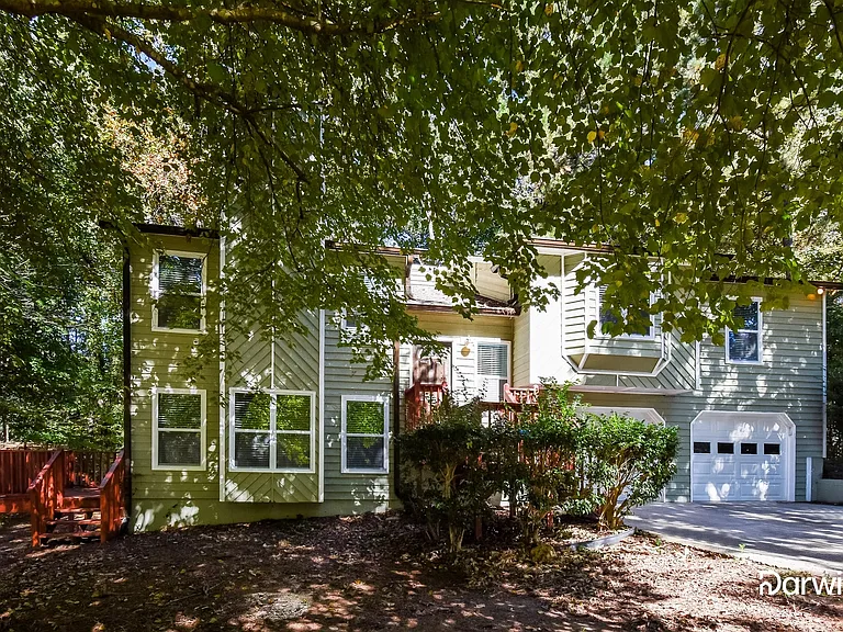 517 Hollow Ct — Photo 2