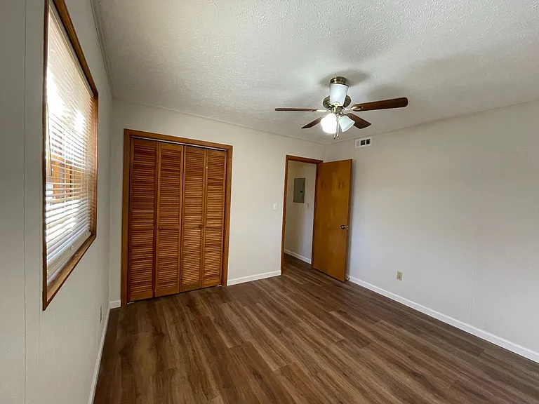 400 Cranbrook Ave SE #13 — Photo 8