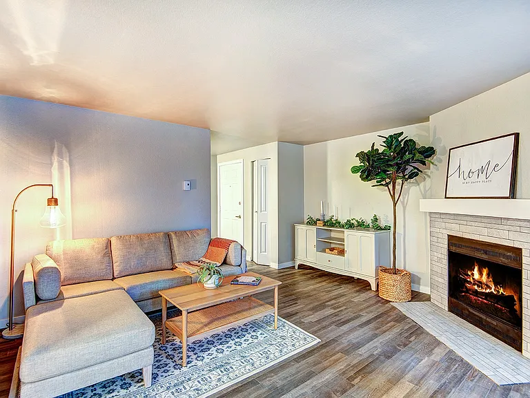 The Lynx Apartments — Photo 17