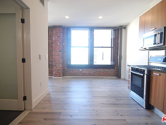 4th image of 460 S Spring St APT 608