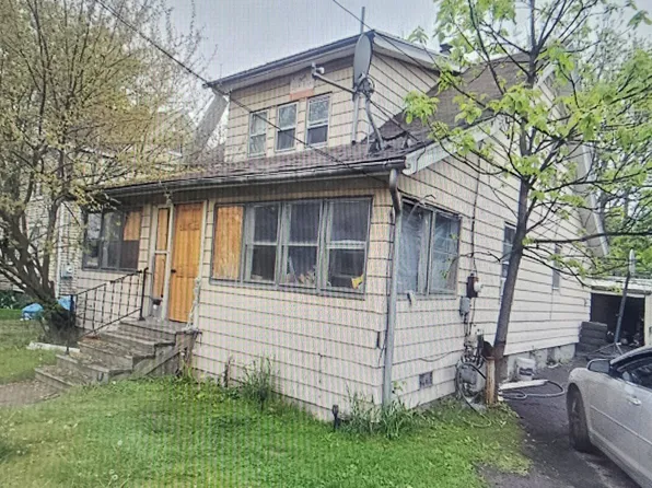 22 1/2 Floral Ave, Johnson City, NY 13790