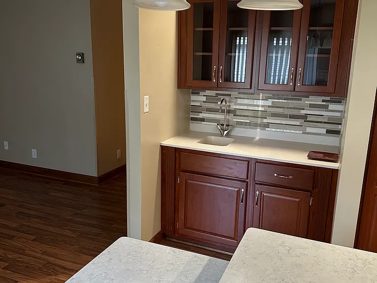 230 Adams St — Photo 5