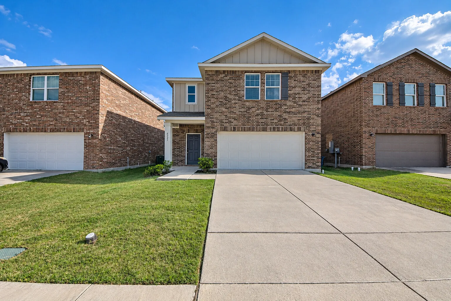 4 bed, 2640 sqft, $2,195 — Photo 2