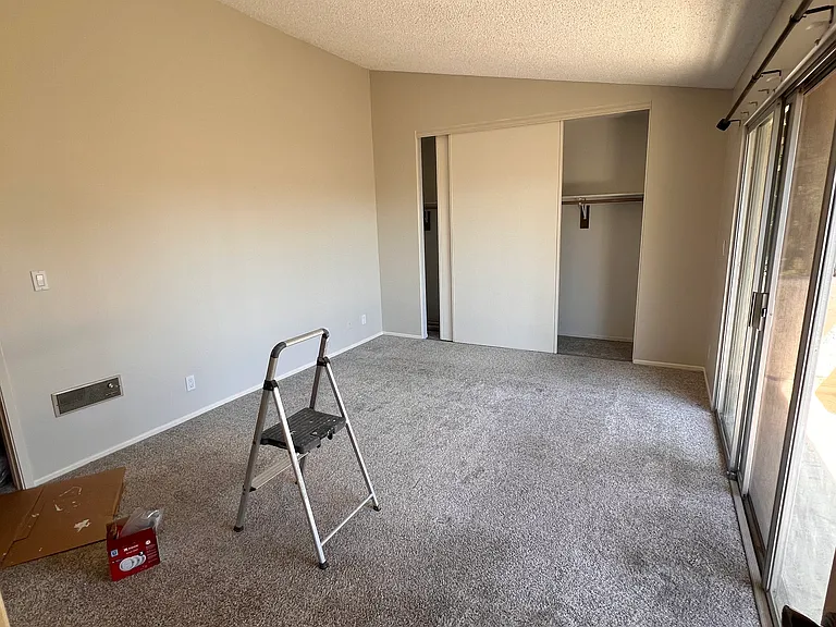 715 Colina Ln #B — Photo 13