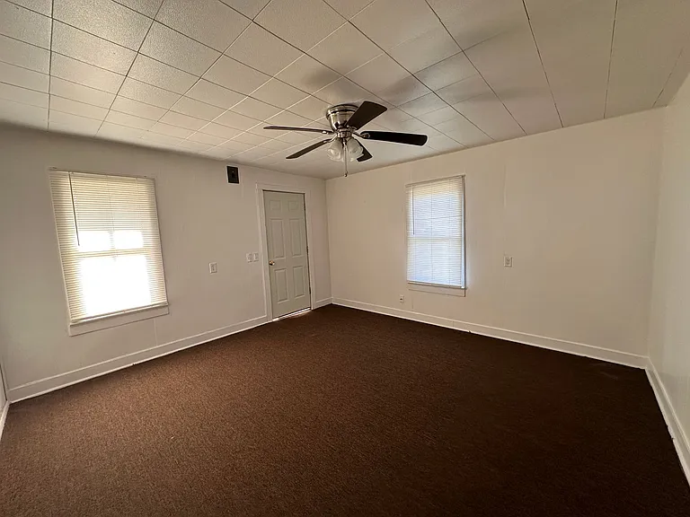 205 G St — Photo 7