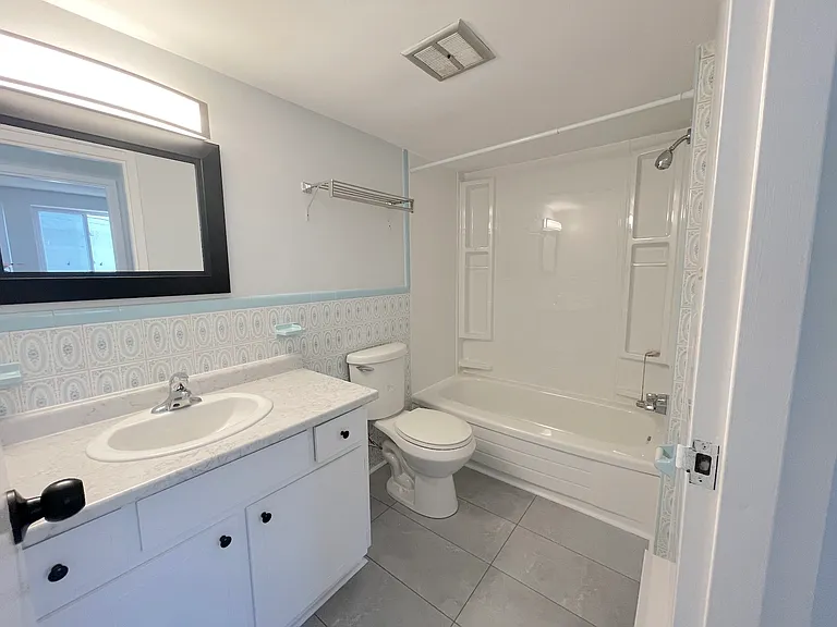 360 Tecumseh Rd W #208 — Photo 6
