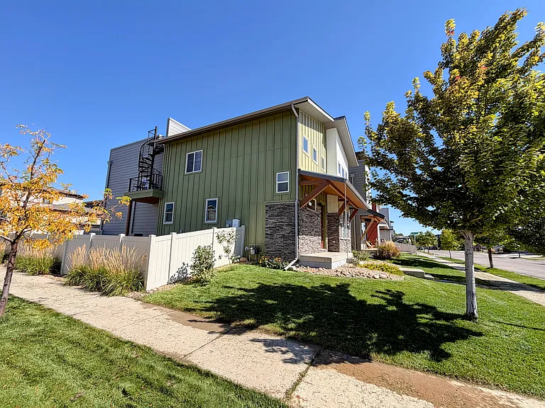 2132 Saison St — Photo 3