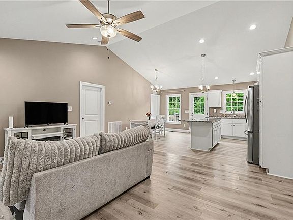 5th image of 344 Springs Grove Ln