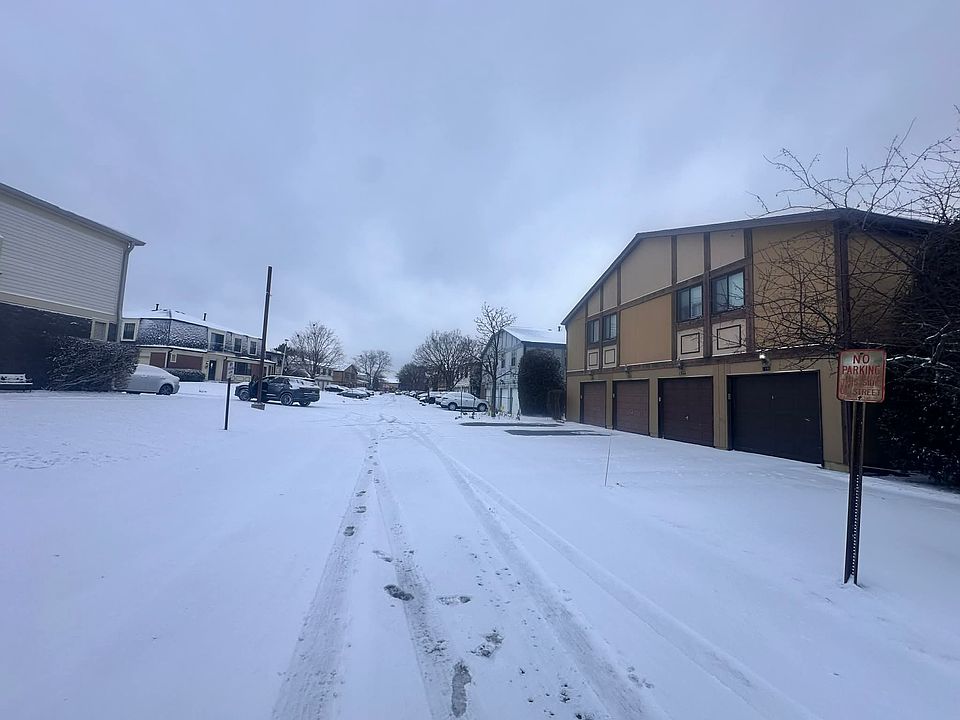 2nd image of 1340 Inverrary Ln #12D