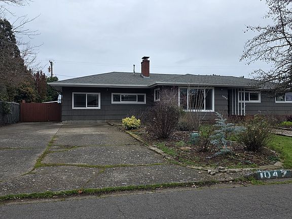 2nd image of 1047 Baxter St