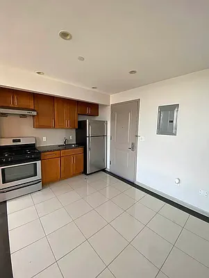 Rented by Houses of New York Realty LLC | media 2