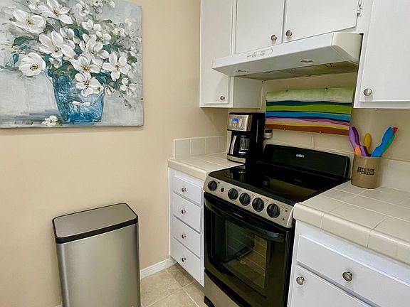 4th image of 4750 Noyes St APT 225