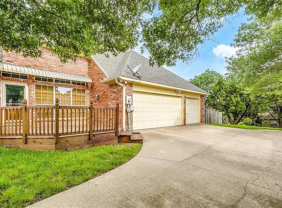 3rd image of 1909 Valley View Dr
