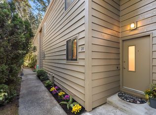 20 Cervantes Cir, Lake Oswego, OR 97035