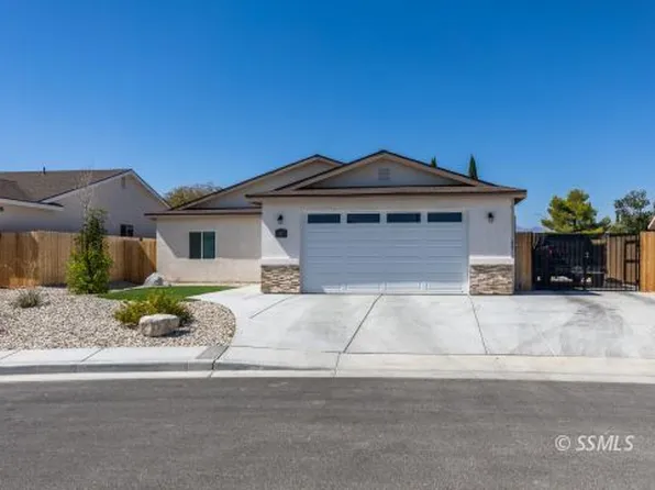 821 Paradise Dr, Ridgecrest, CA 93555