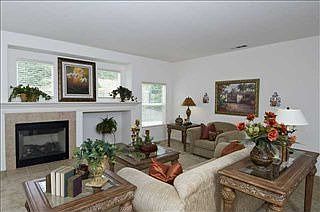 3rd image of 3203 Meadow Side Pl