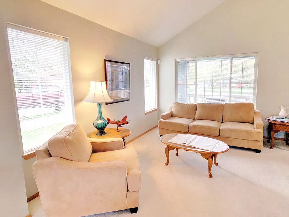 1st image of 1127 SE 11th Pl