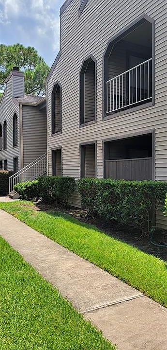1st image of 2025 Augusta Dr APT 301